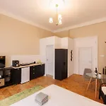 Bright In Old Town Apartment *