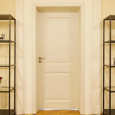 Bright In Old Town Apartment *