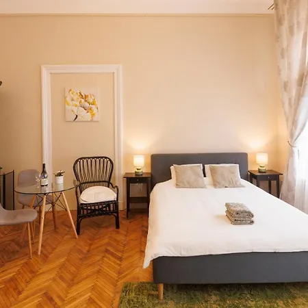 Apartment Bright In Old Town